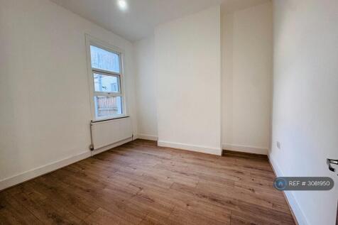 Caulfield Road, London, E6 photo 3