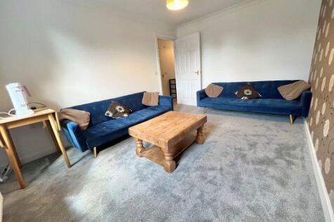TWO BEDROOM STUDENT FLAT, WALLISDOWN- P06792 photo 3