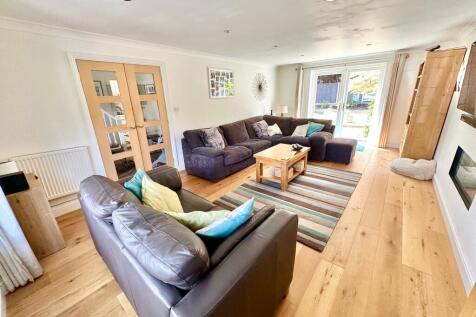 IMG-20250718-WA00...