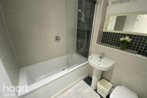 Kings Road, STEVENAGE photo 5