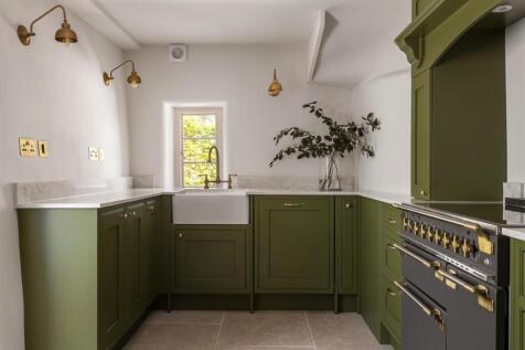 20 - Castle Cottage - GL7 5ED - Web.jpg