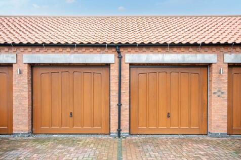 Detached Double Garage &amp; Driveway:
