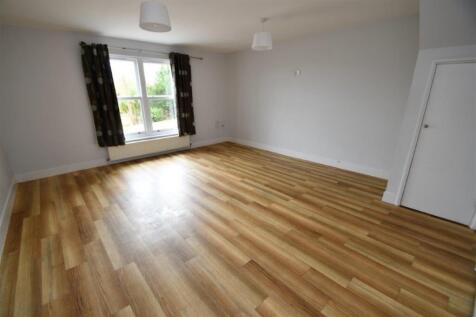 3 bedroom property in Godalming photo 4
