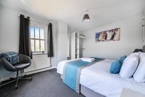 Two bedroom cottage - Bedroom 1