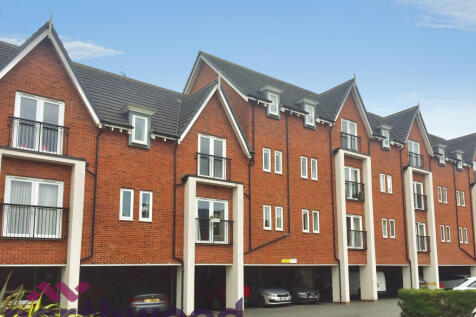 1-bed flat on Orleans Court, Louisiana Drive, Great Sankey, Warrington, WA5, £825/mo
