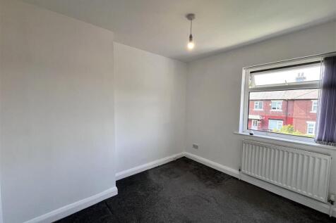 Rothesay Avenue, Dukinfield photo 4