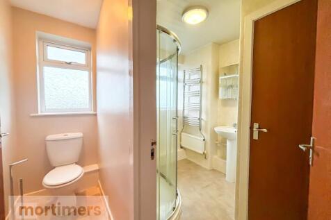 W/C &amp; Shower Room