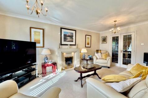 Glen Court, Dalry lounge photo