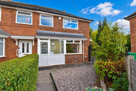 3 bed semi-detached house for sale