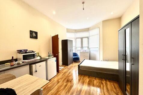 Studio Room