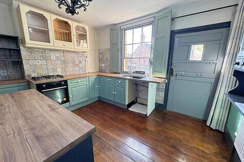 Kitchen from inne...