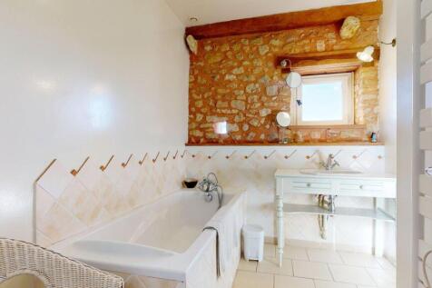 Proprieteavecgitesetpiscineetvuepanoramique0425202