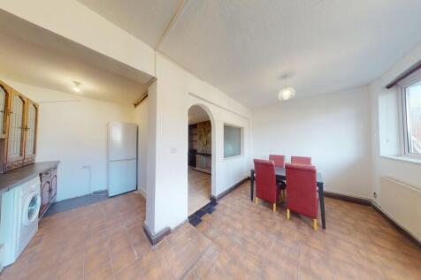 204-Manor-Way-052...