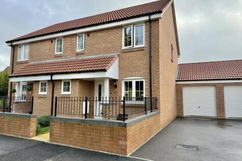 Yeovil, BA22 - property photo