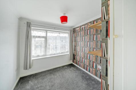 1298444-2-682f44d...