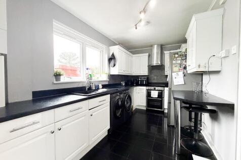 KITCHEN BREAKFAST ROOM