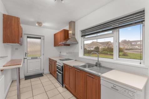 49 Central Avenue, Woodford Halse-3.jpg