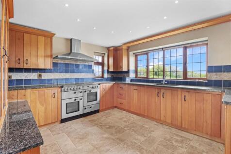 Kitchen/ Breakfast Room