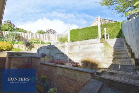 REAR GARDEN 01.jpg