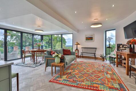 Family/Dining Area
