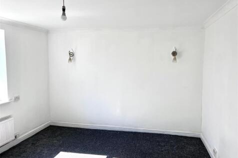 Living room 11.jpg