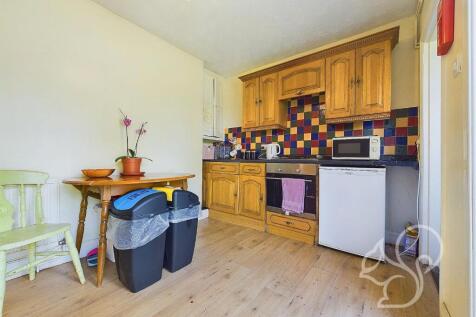 CAM01659G0-PR0142-STILL009.jpg
