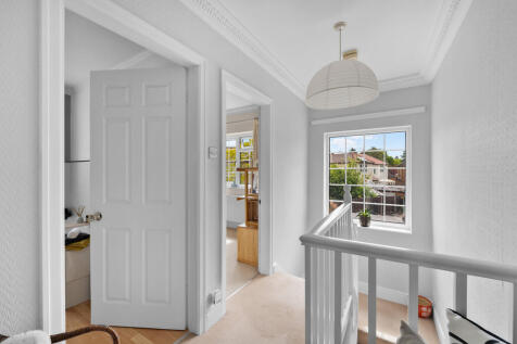 Curzon Close, Cur...