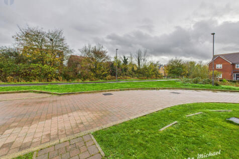 CAM03852G0-PR0472-STILL030