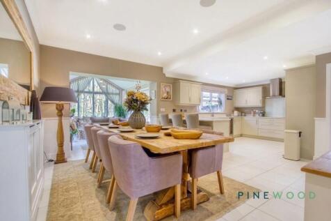 KITCHEN / BREAKFAST ROOM / DINING ROOM