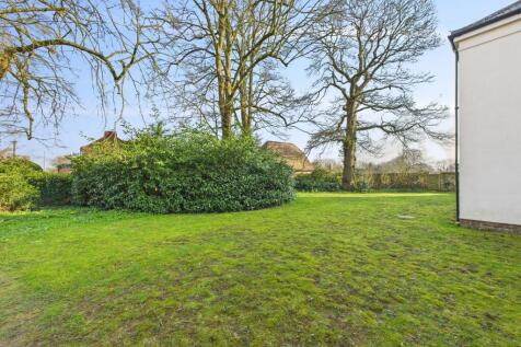 CAM02909G0-PR0356-STILL001