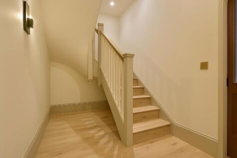 Private entrance hall on the first floor