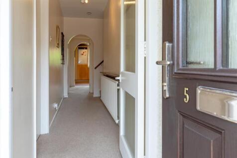 Entrance hallway SAPL9474-20250805-DxO_DeepPRIME X