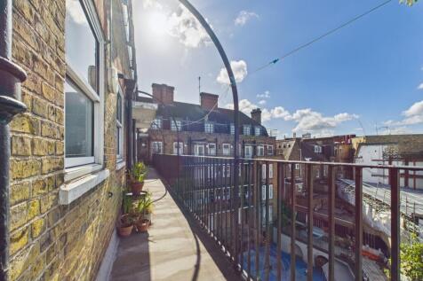 CAM03750G0-PR0073-STILL012