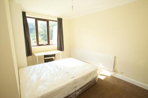 5-bed semi-detached on Rokeby Gardens, Headingley, Leeds, £2,600/mo