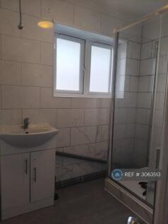 Vicarage Farm Road, Hounslow, TW5 photo 5