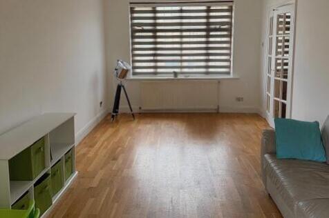 Oakwood Avenue, Southgate, Enfield photo 4