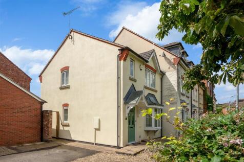 42 Railway Crescent 2459-2.jpg