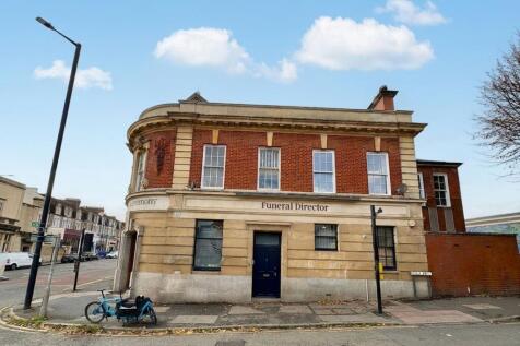 Studio flat on Redland, Zetland Road, BS6 7AE, £1,000/mo