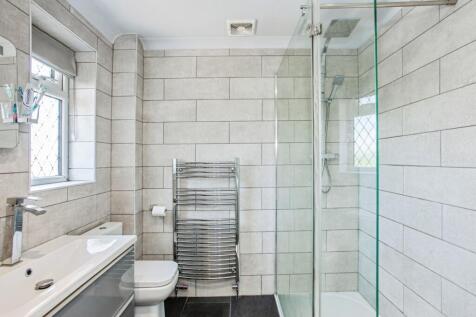 En-Suite Shower Rm