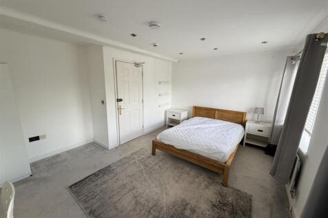 Threxton Place, Bolton photo 4