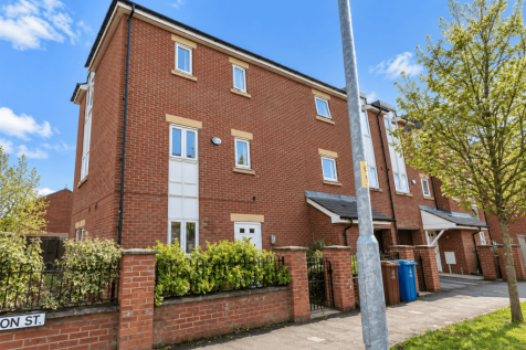 4 bedroom Town House for rent