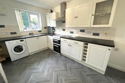 Warnford Close, Manchester photo 3