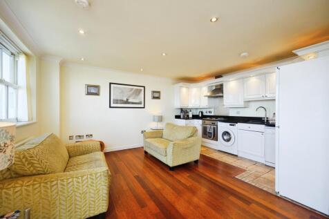 Priory Flats, 34 Luccombe Road, Shanklin, PO37 photo 2