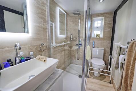 DOWNSTAIRS CLOAKROOM