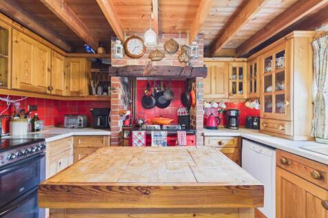 Kitchen &amp; Dining