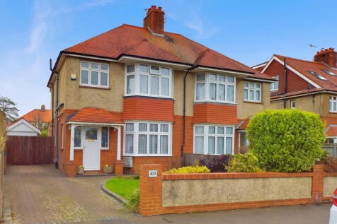 Worthing, BN14 - property photo