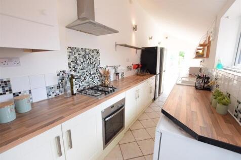 27/28 - Hewson Road - Student House photo 4