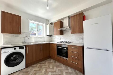 Wilton Close, Southmead, Bristol photo 4