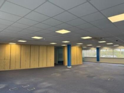 Office to rent Image 7