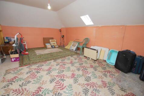 47 South Street Greenock  (39) attic room 2.jpg